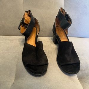 Black Frye sandals size 8